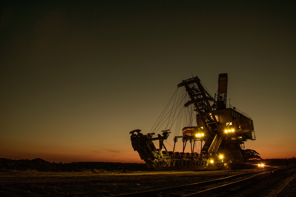 Claire elverum mining